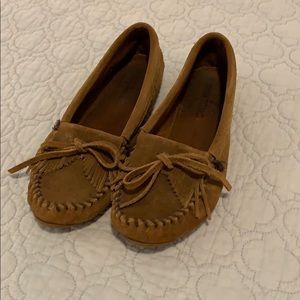 Minnetonka Moccasins, Size 8, Brown